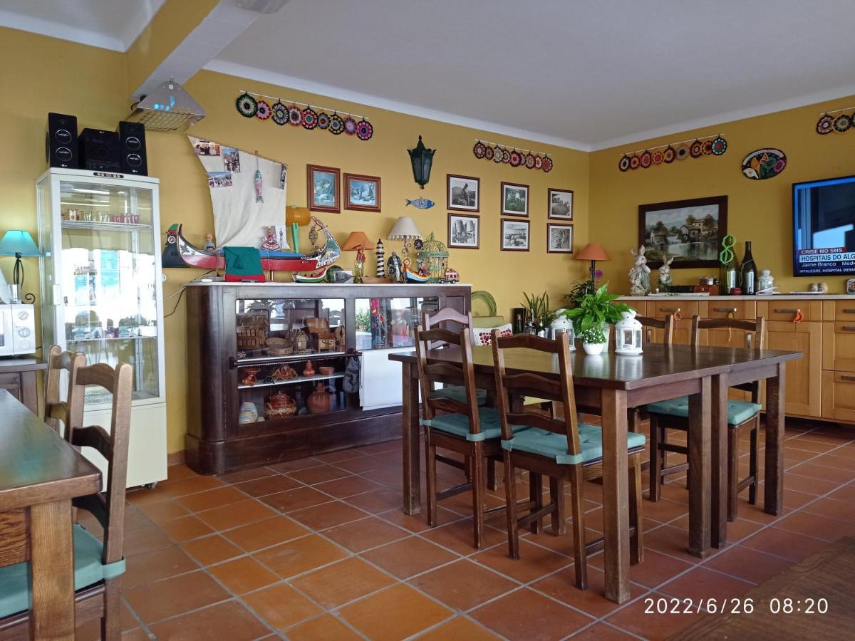 Hôtel A Casa Da Ti Laura 2 à Aveiro Extérieur photo