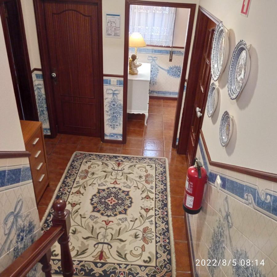 Hôtel A Casa Da Ti Laura 2 à Aveiro Extérieur photo
